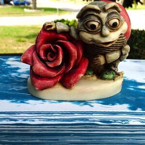 Harmony Kingdom~Byron's Lonely Hearts Club~Ladybug Figurine~1999 Club Piece